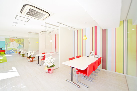 クロニカデザインの店舗デザイン施工例_不動産会社