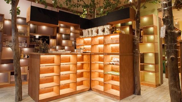 クロノバデザインの店舗デザイン施工例